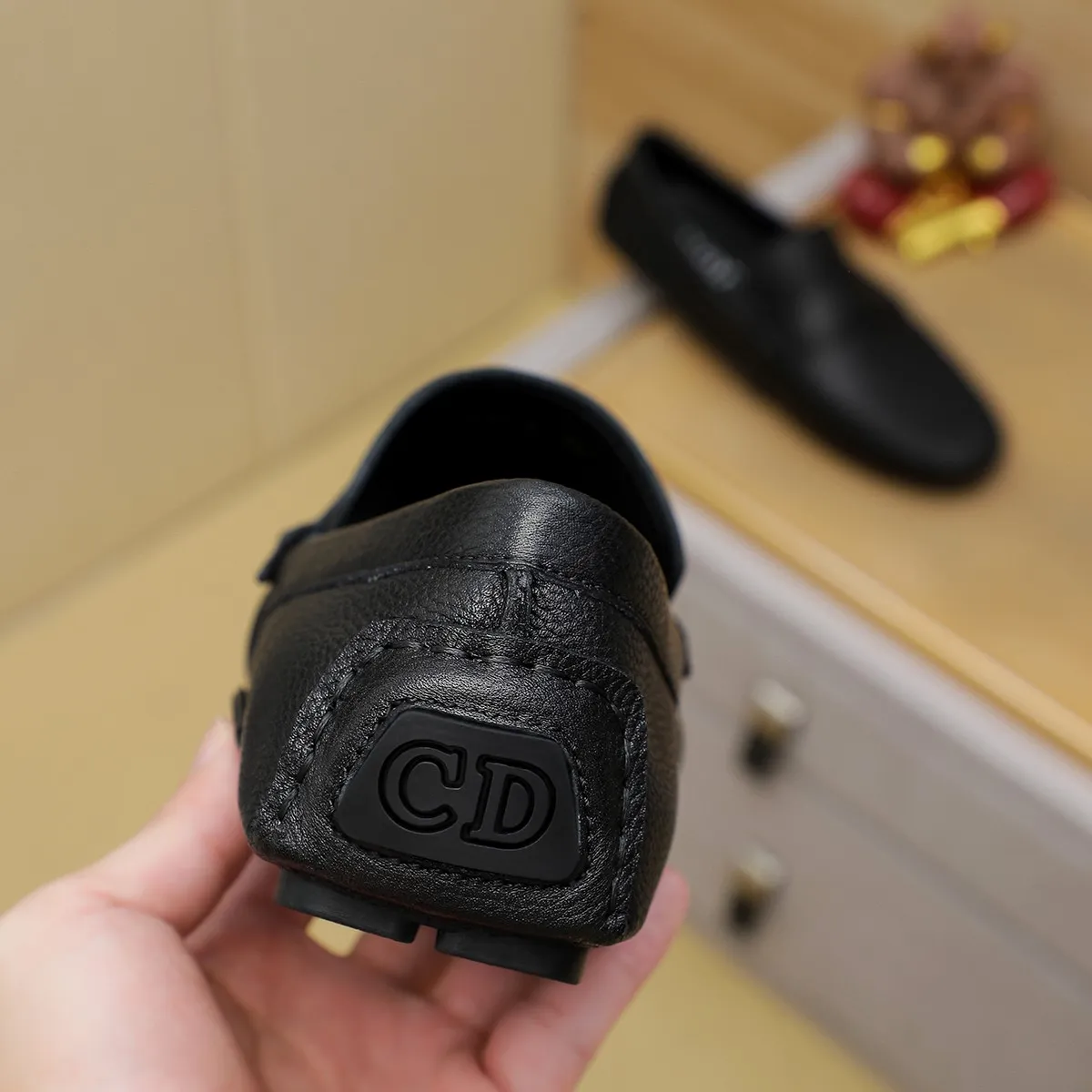 Men's shoes 💰380 🕷️🕷️[Dior] Dior's new casual men's shoes are launched in Hong Kong counters. Official website 1:1 production. Italian original first-layer cowhide + 🐷 leather lining. Designed by European and American masters. Perfect shape to create counter quality, solid color rubber wear-resistant outsole and classic dazzling toe! Super versatile and very comfortable. High-end without losing taste, fashionable and novel! ! Absolute focus! Colors available! Code number 38-44 (45.46 customized)